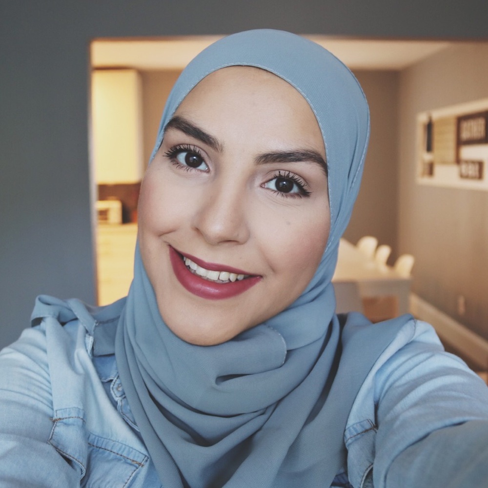 Meet your Posher, Lina